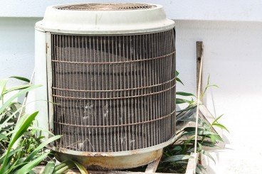old central air conditioning unit